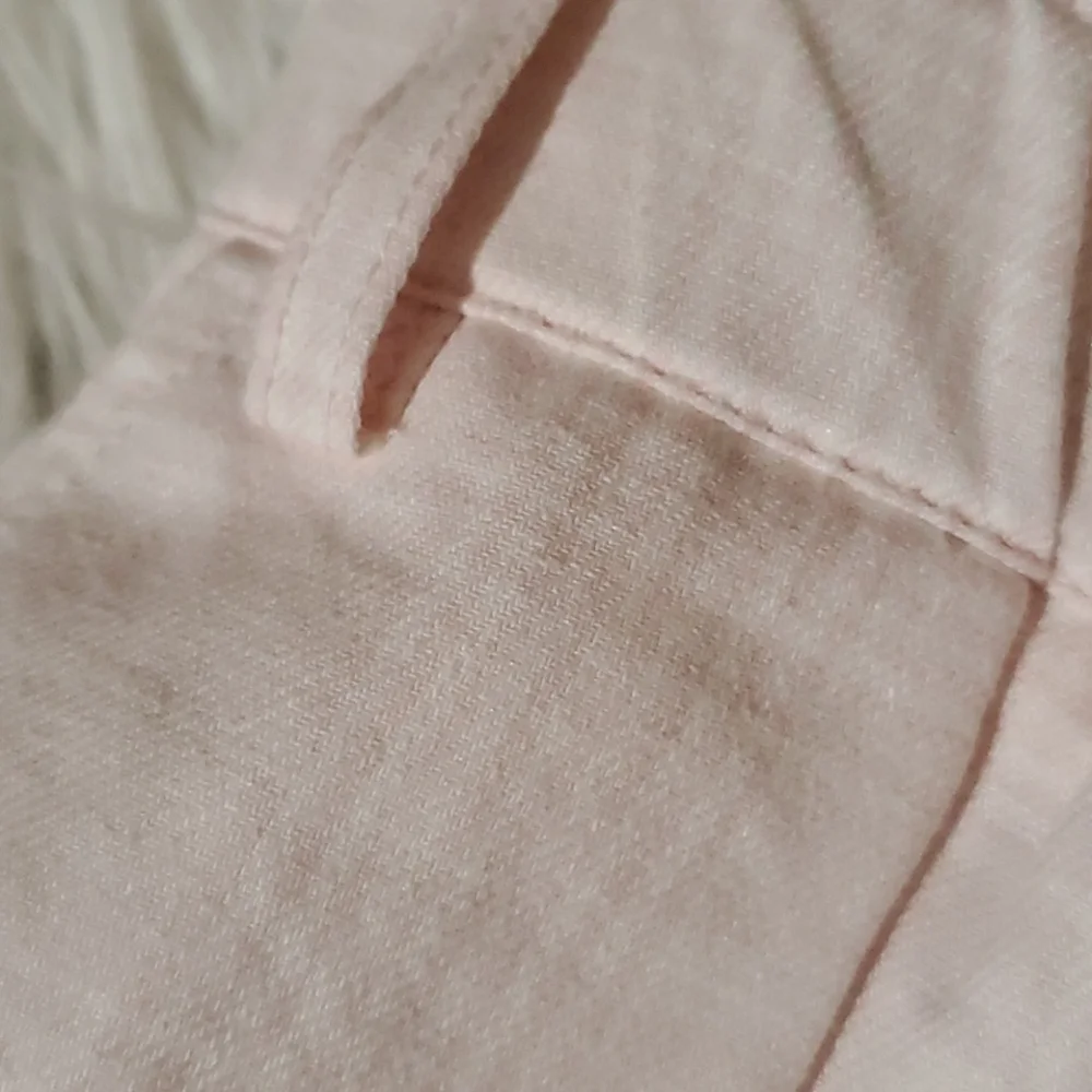 **Forever 21 Plaid Shorts – Light Pink & White, Size M**
